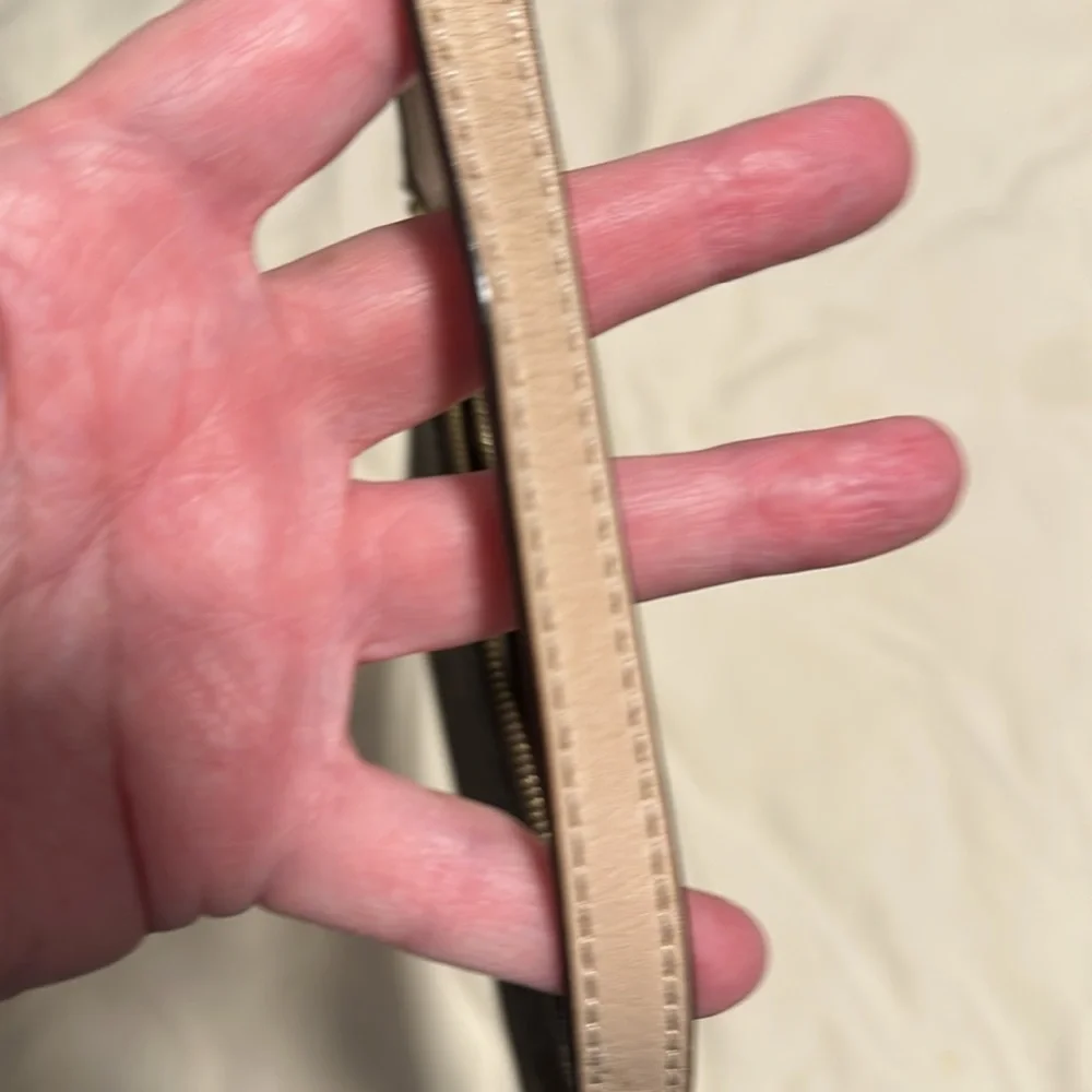 Micheal Kors Wristlet! - Picture 5 of 7